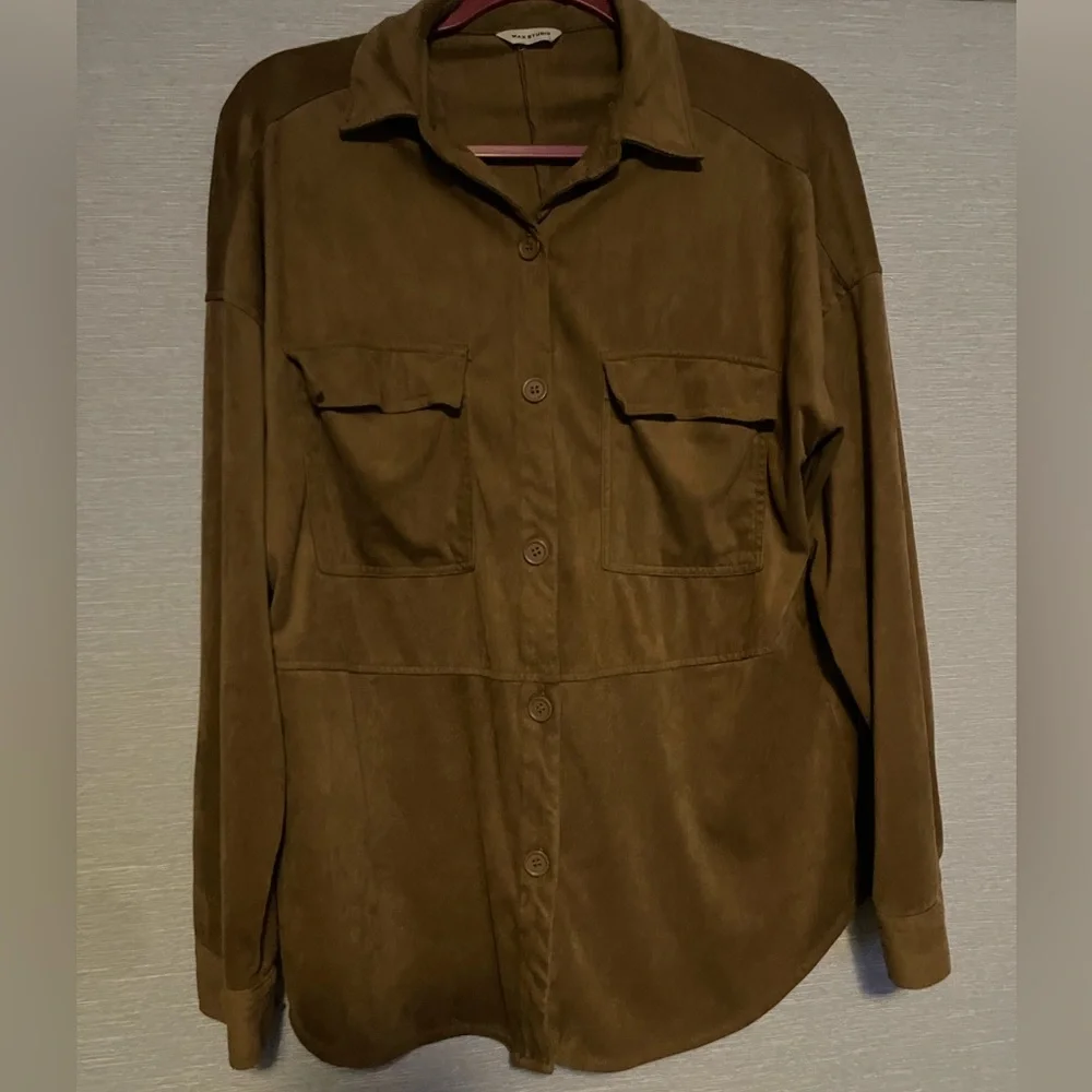 Button down shirt - Picture 3 of 3